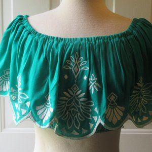 NWOT Size M Flying Tomato Green and White Scalloped Embroidered Crop Top